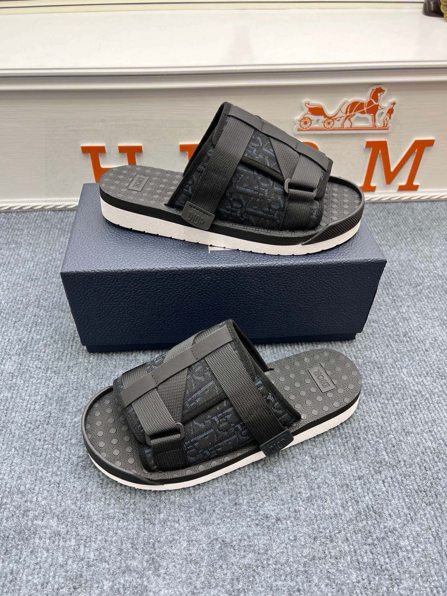 535ZD305ZDE Stylish Slippers