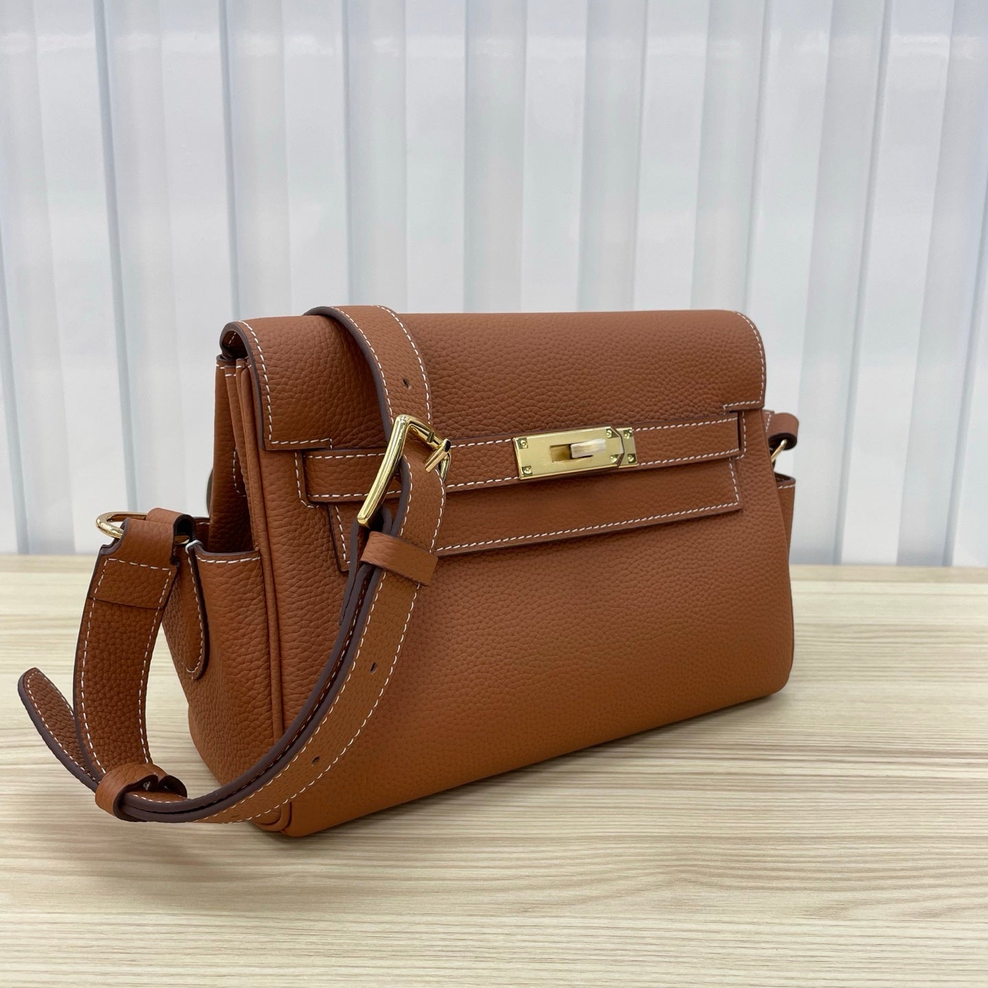 15RH4BDE Stylish leather bag