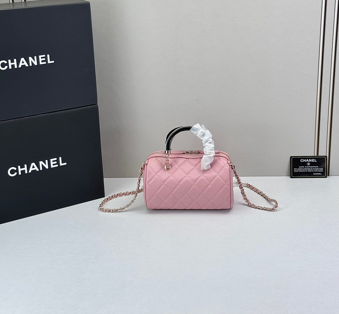 15RC55BDE Stylish leather bag