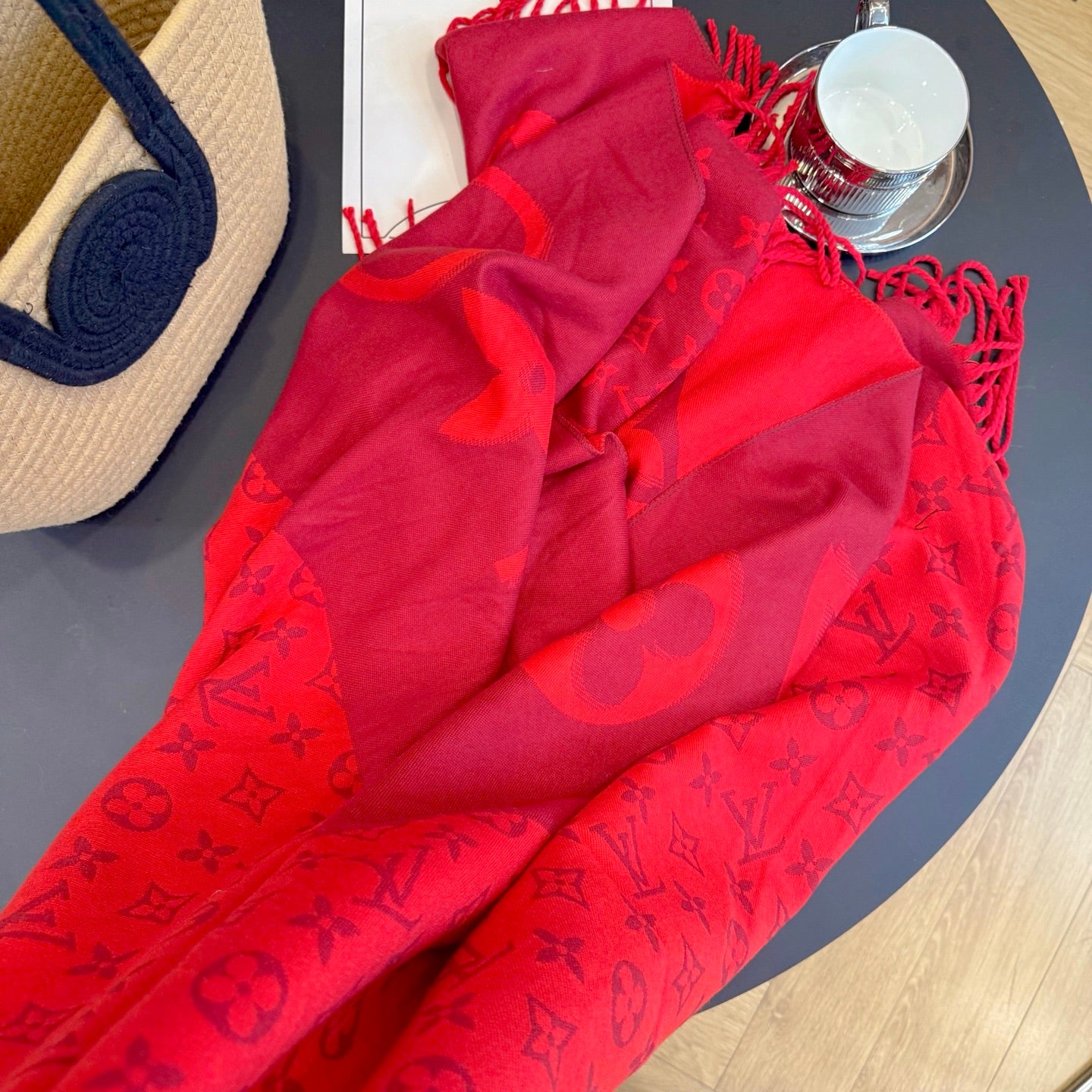 185ZE71WDE Stylish Winter Scarves