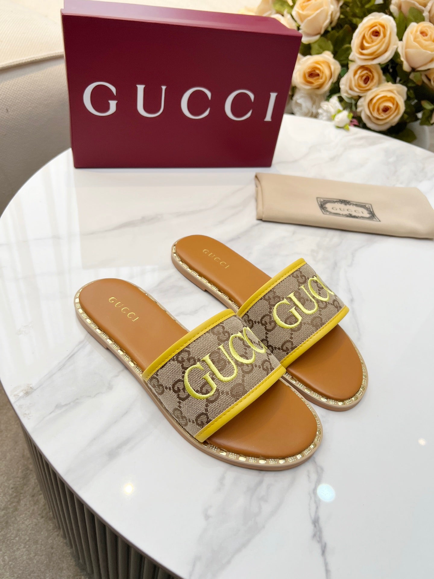255QB29ZDE Stylish leather Slippers