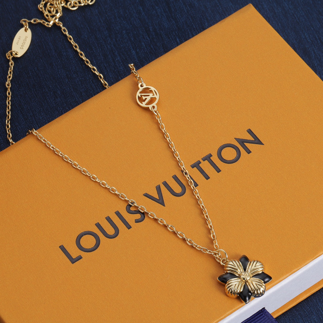 1YC330XDE Stylish Earrings Bracelets Necklaces