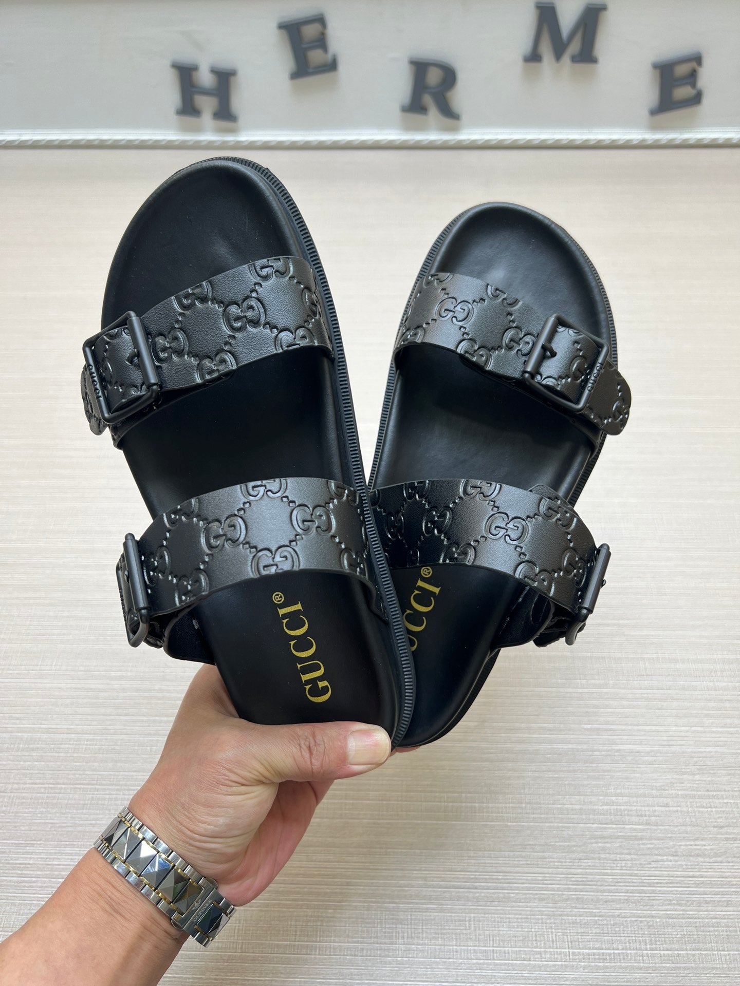 54B91ZDE Stylish slippers