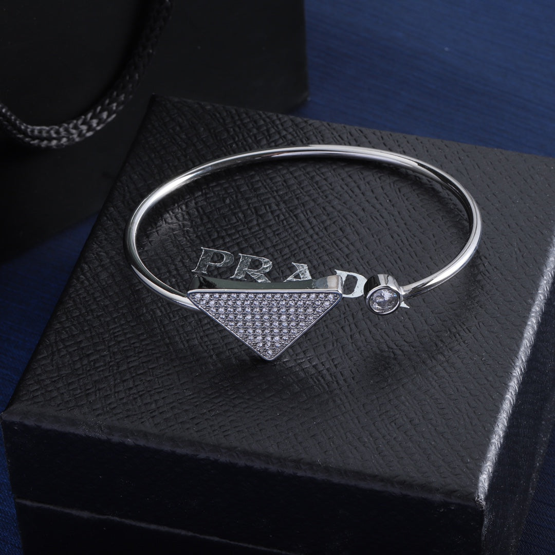 1YPD74KDE Stylish Bracelets