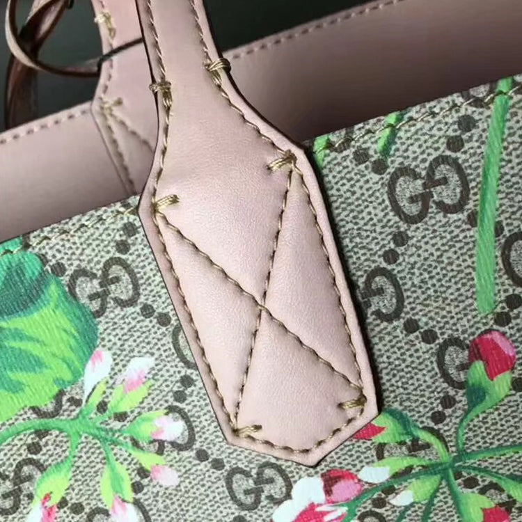 1B230BDE Stylish leather bag