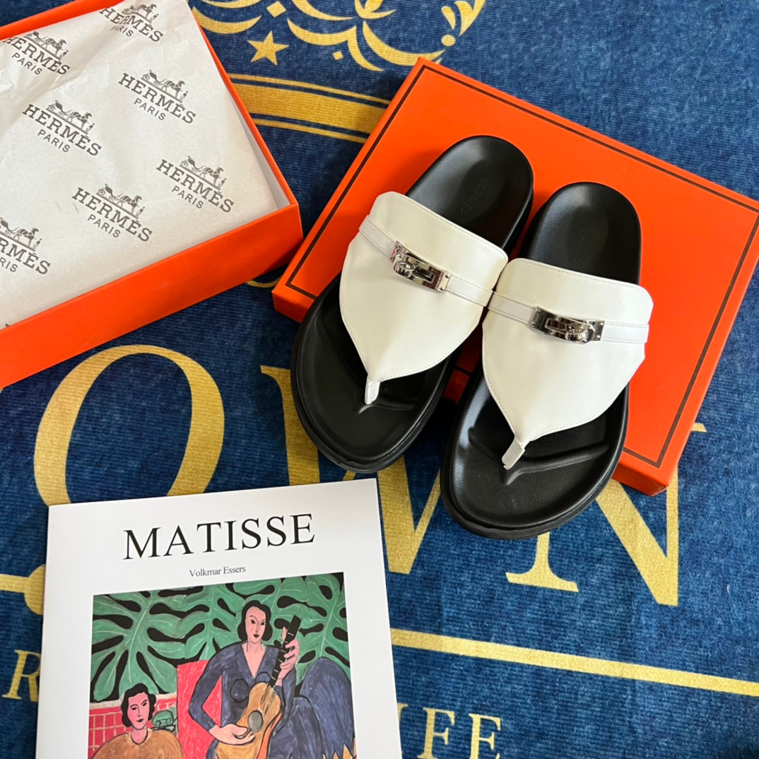 14H3ZDE Stylish Slippers