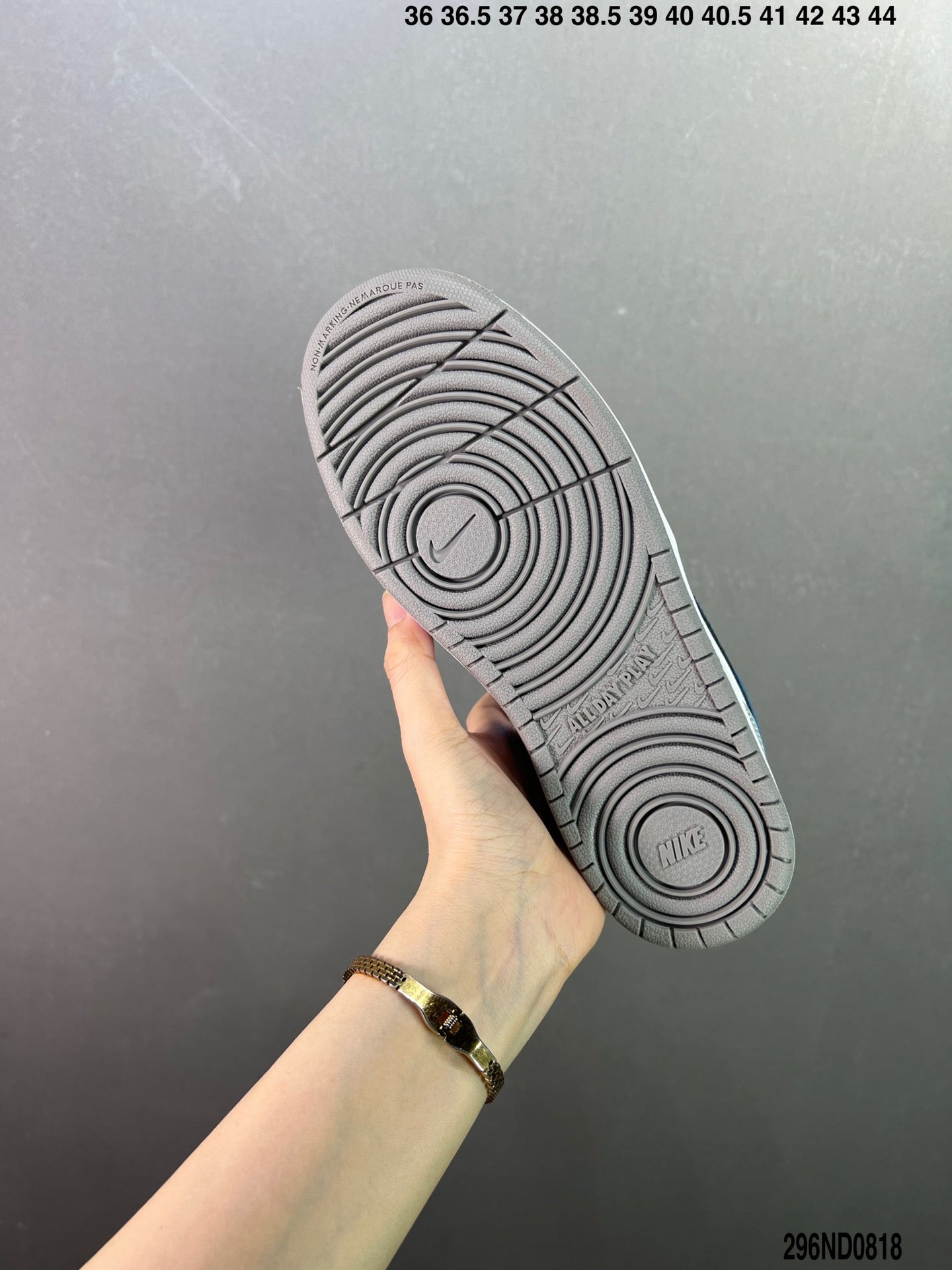 4YN40ZDE Stylish Sneakers (No Box, August-October Big Sale)