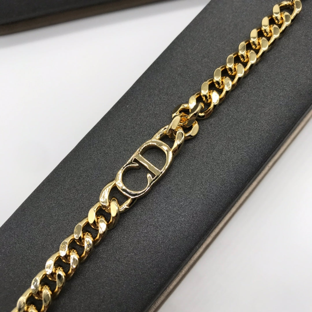1D14XDE Stylish Bracelets