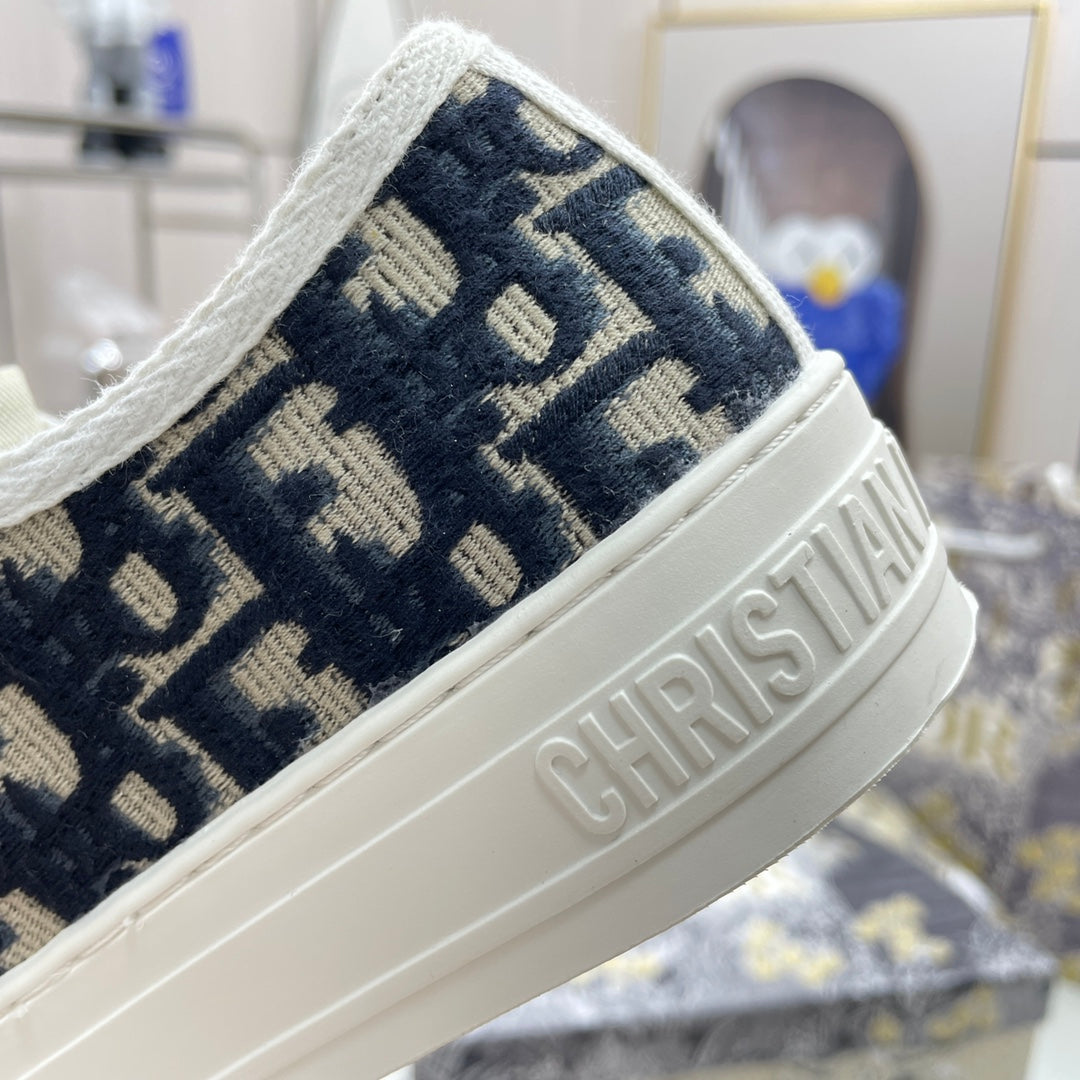 1XD65ZDE Stylish shoes