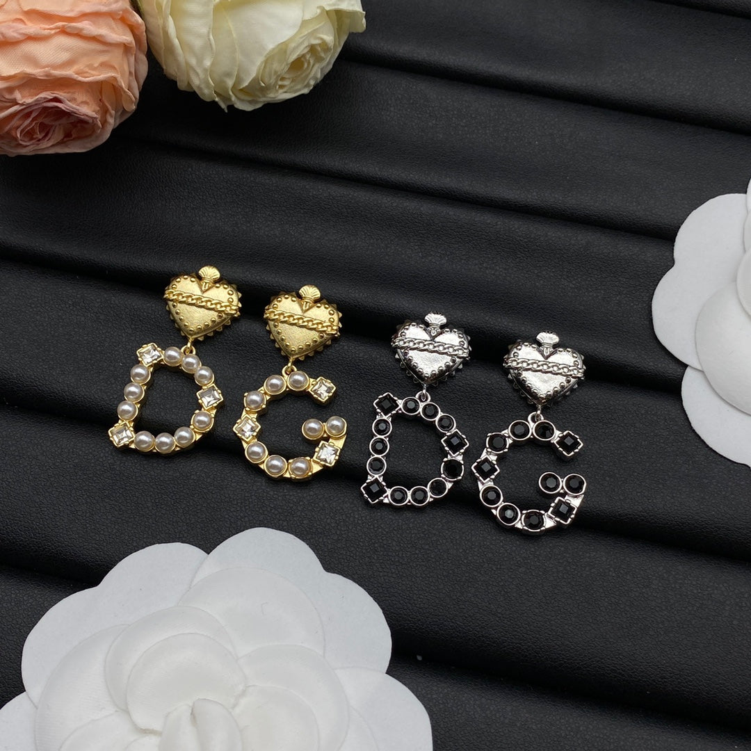 14D1070EDE Stylish Earrings