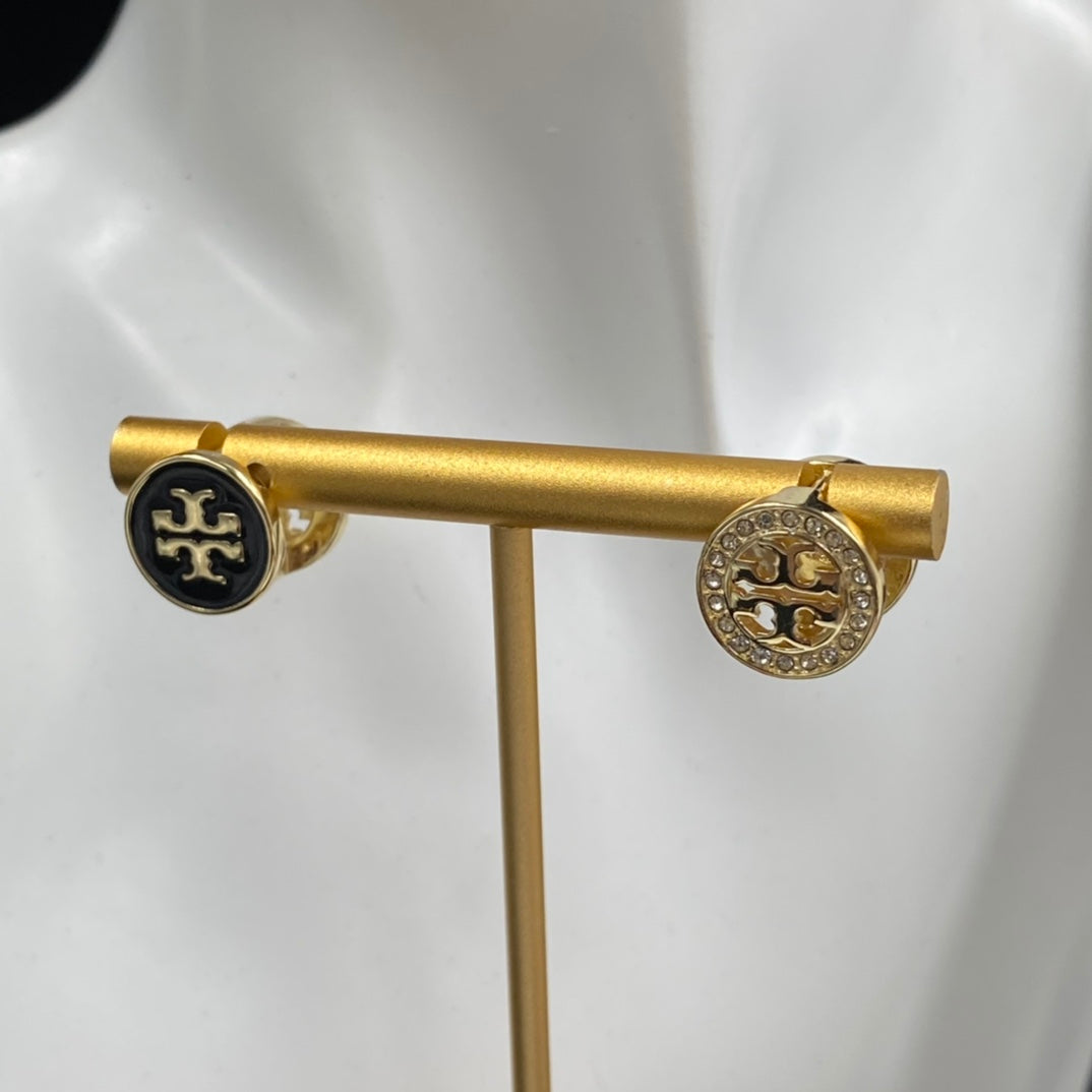 14A465EDE Stylish Earrings