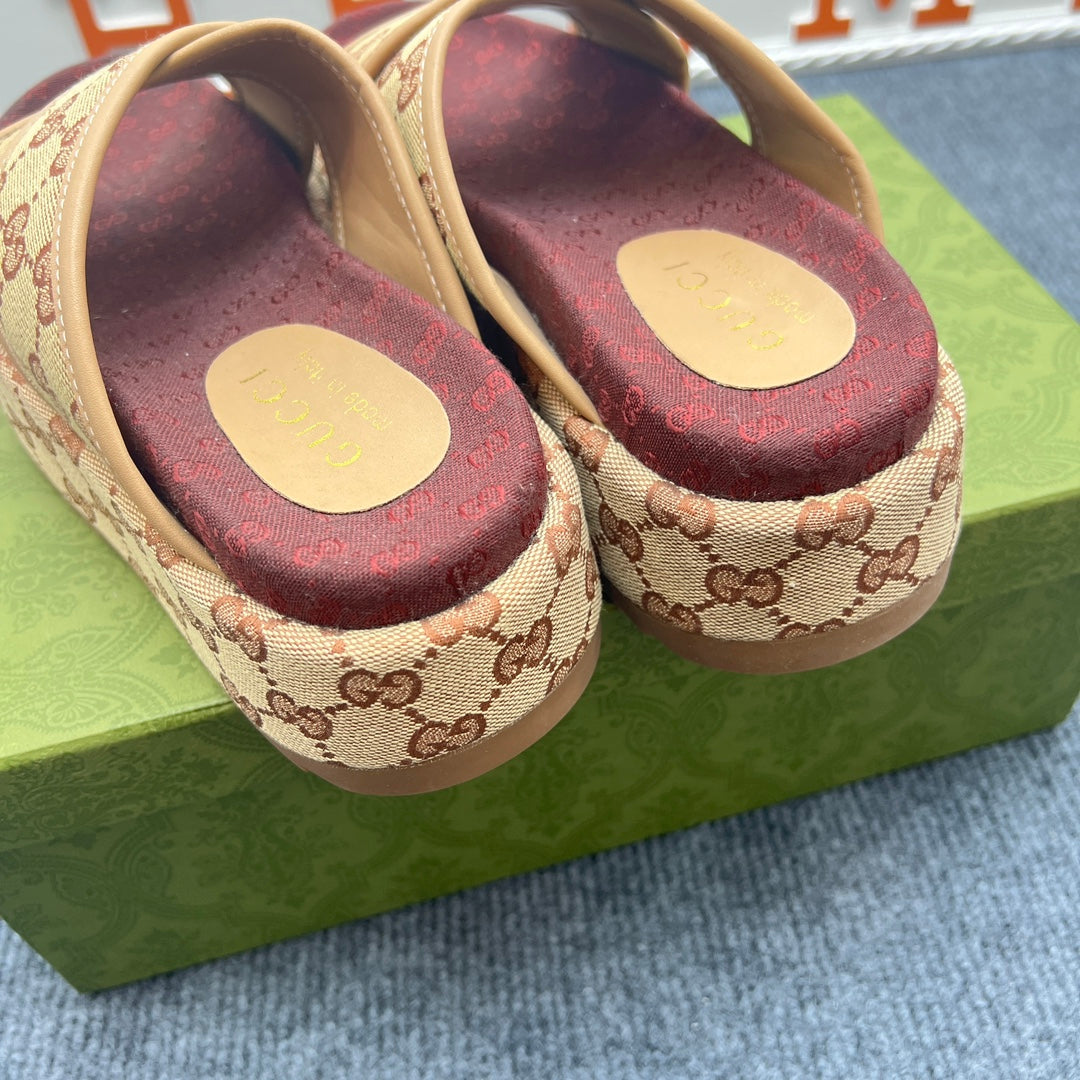 5YB69ZDE Stylish Slippers