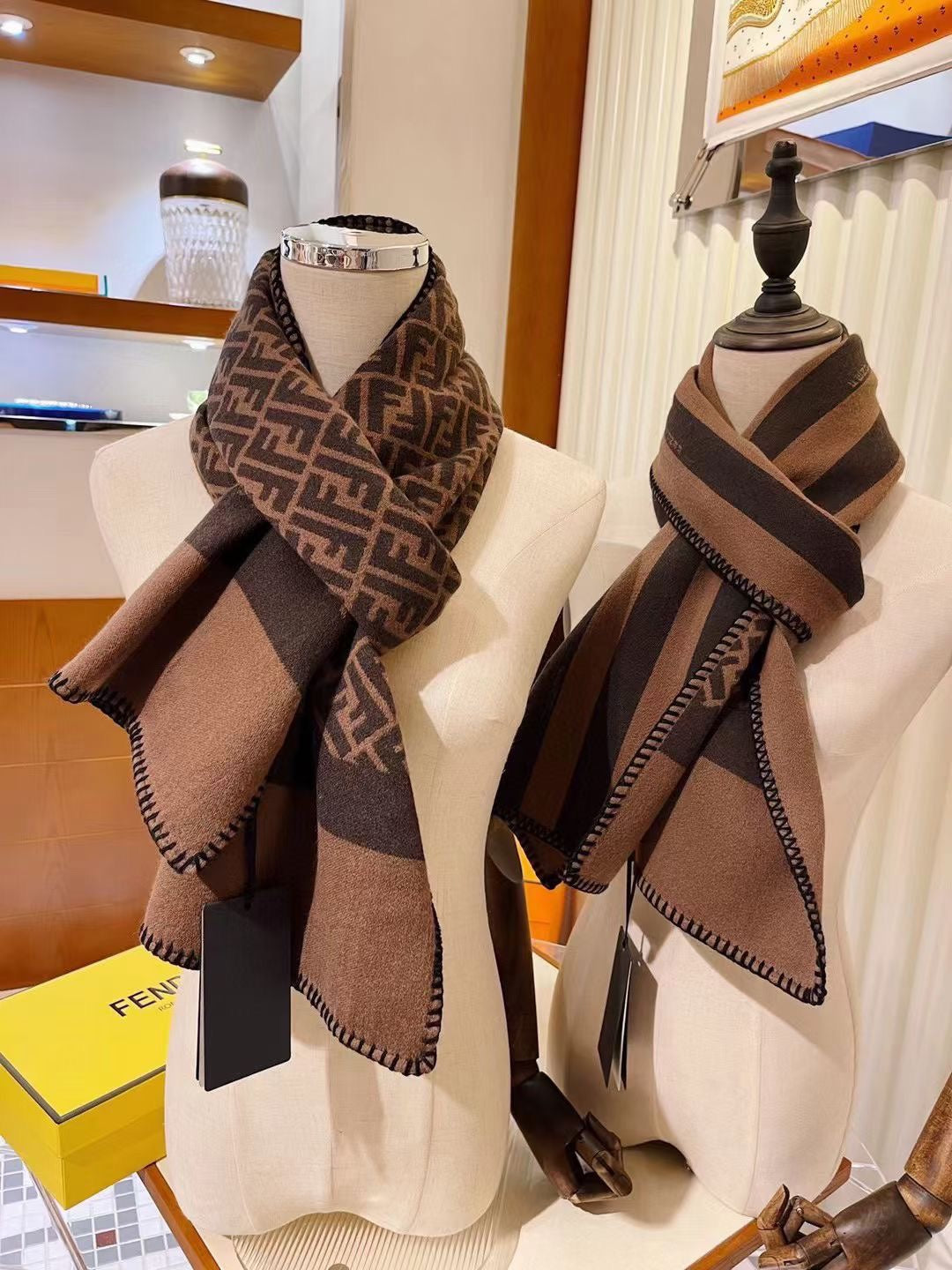 175RF17WDE Stylish Winter Scarves