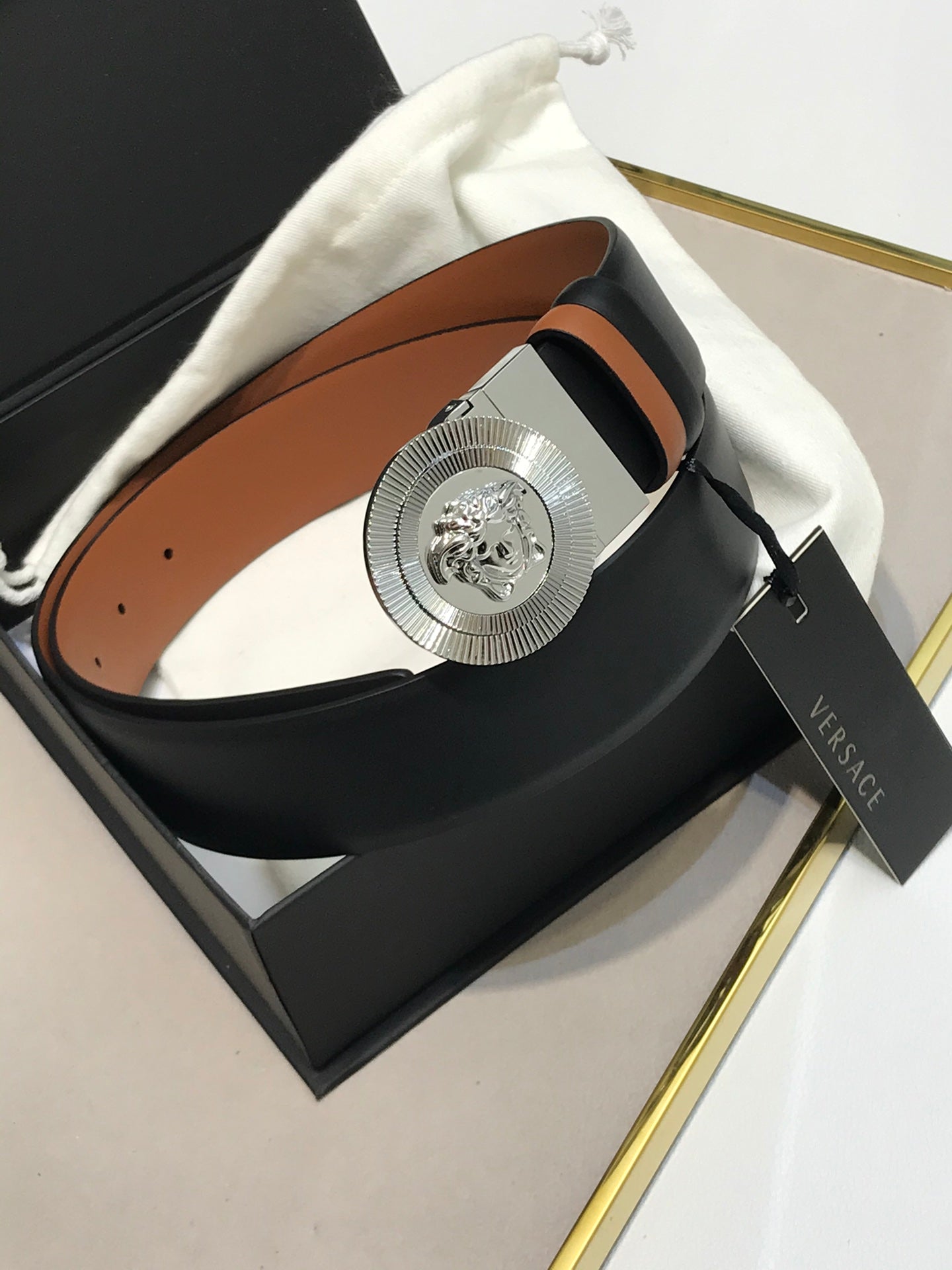 14V90PDE Stylish High quality belt With full package