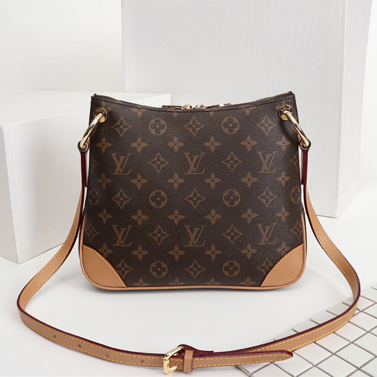 1E09BDE Stylish leather bag