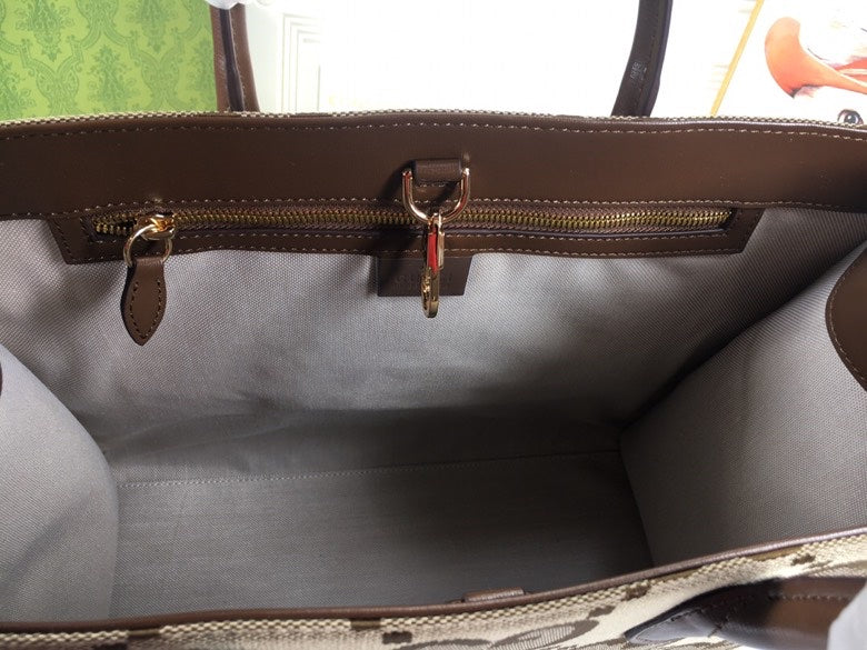 15RB112BDE Stylish leather bag