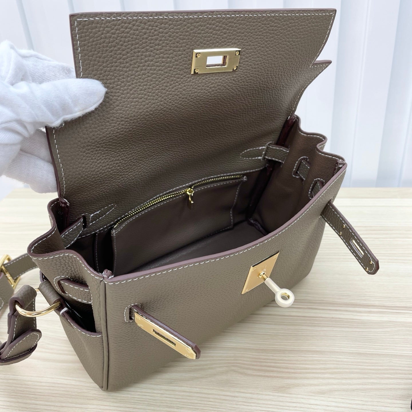 15RH4BDE Stylish leather bag
