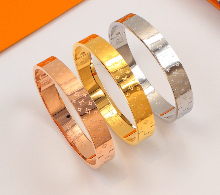 2E23KDE Stylish Bracelets