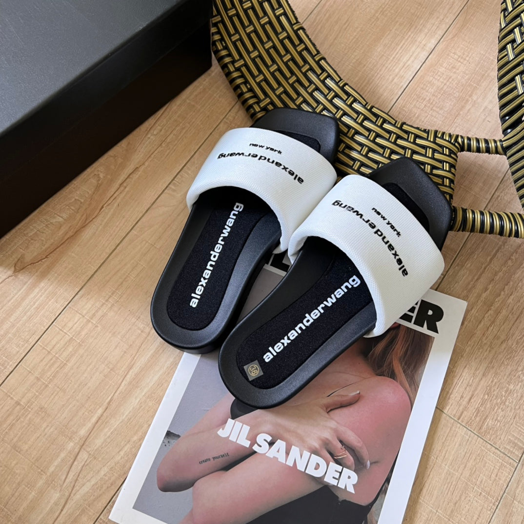 14A5ZDE Stylish Slippers