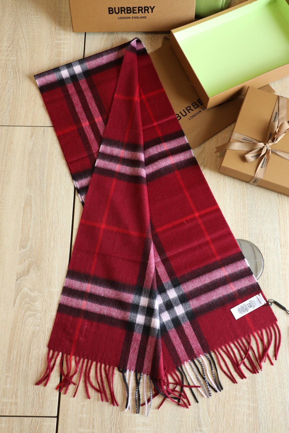 185ZR1WDE Stylish Winter Scarves
