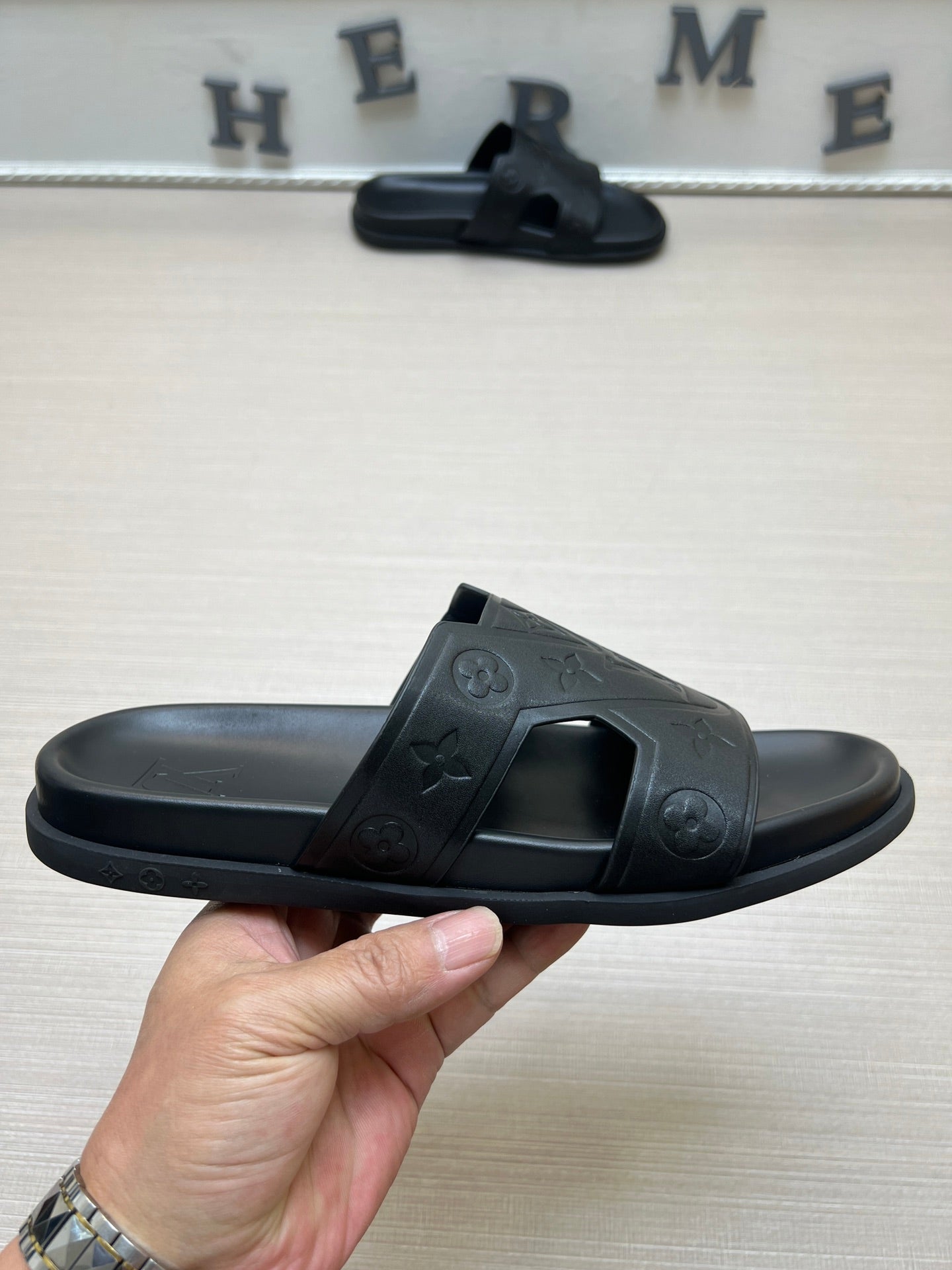 54E66ZDE Stylish slippers