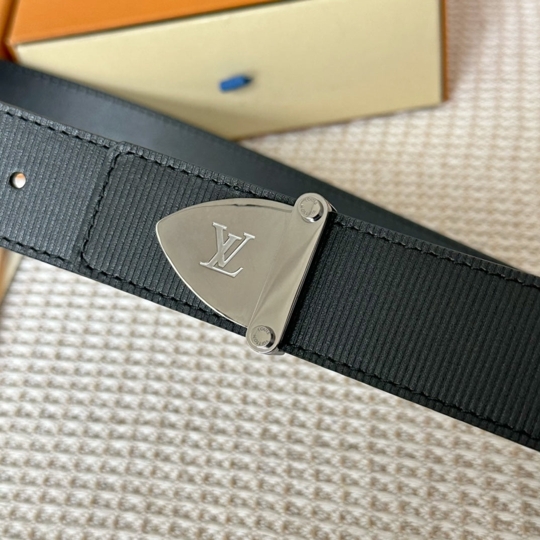 14E136PDE Stylish High quality belt With full package