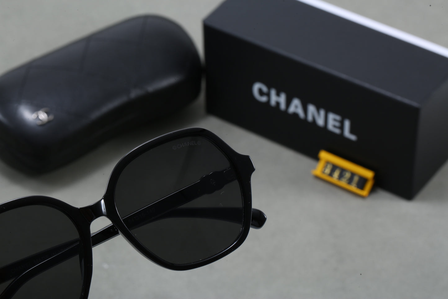 385RC40TDE Stylish Sunglasses