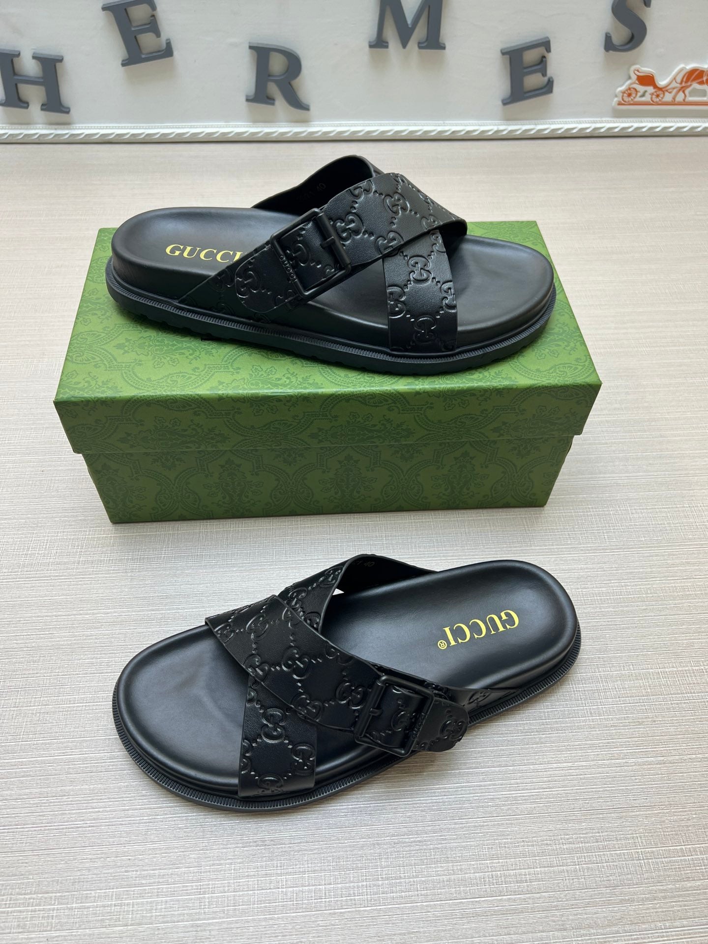 54B91ZDE Stylish slippers
