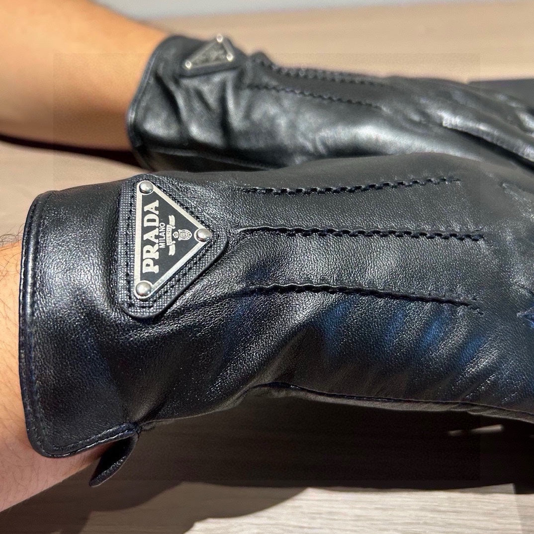 14PD49SDE Stylish gloves