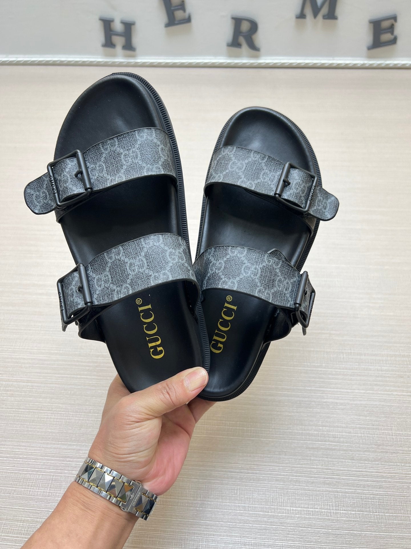 54B92ZDE Stylish slippers