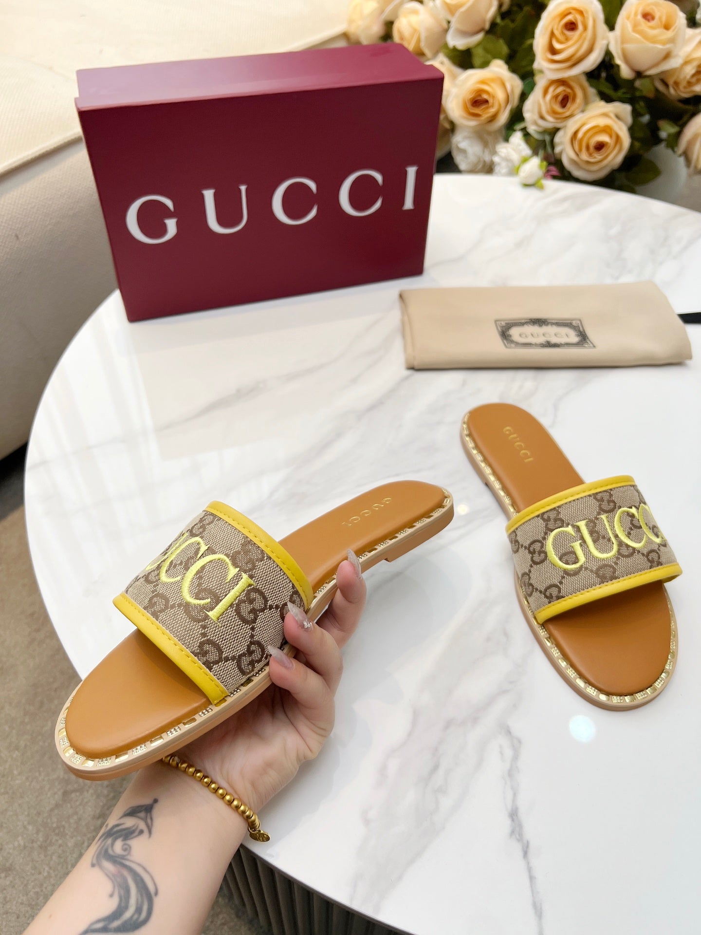 255QB29ZDE Stylish leather Slippers