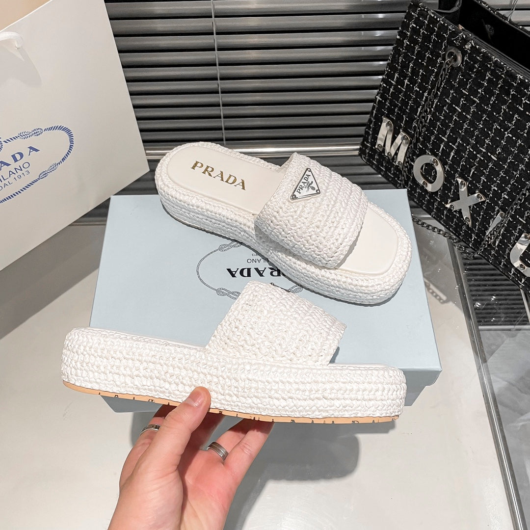 14PD21ZDE Stylish slippers