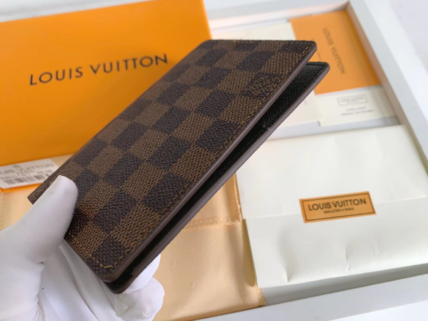 AE300BDE Stylish leather wallets