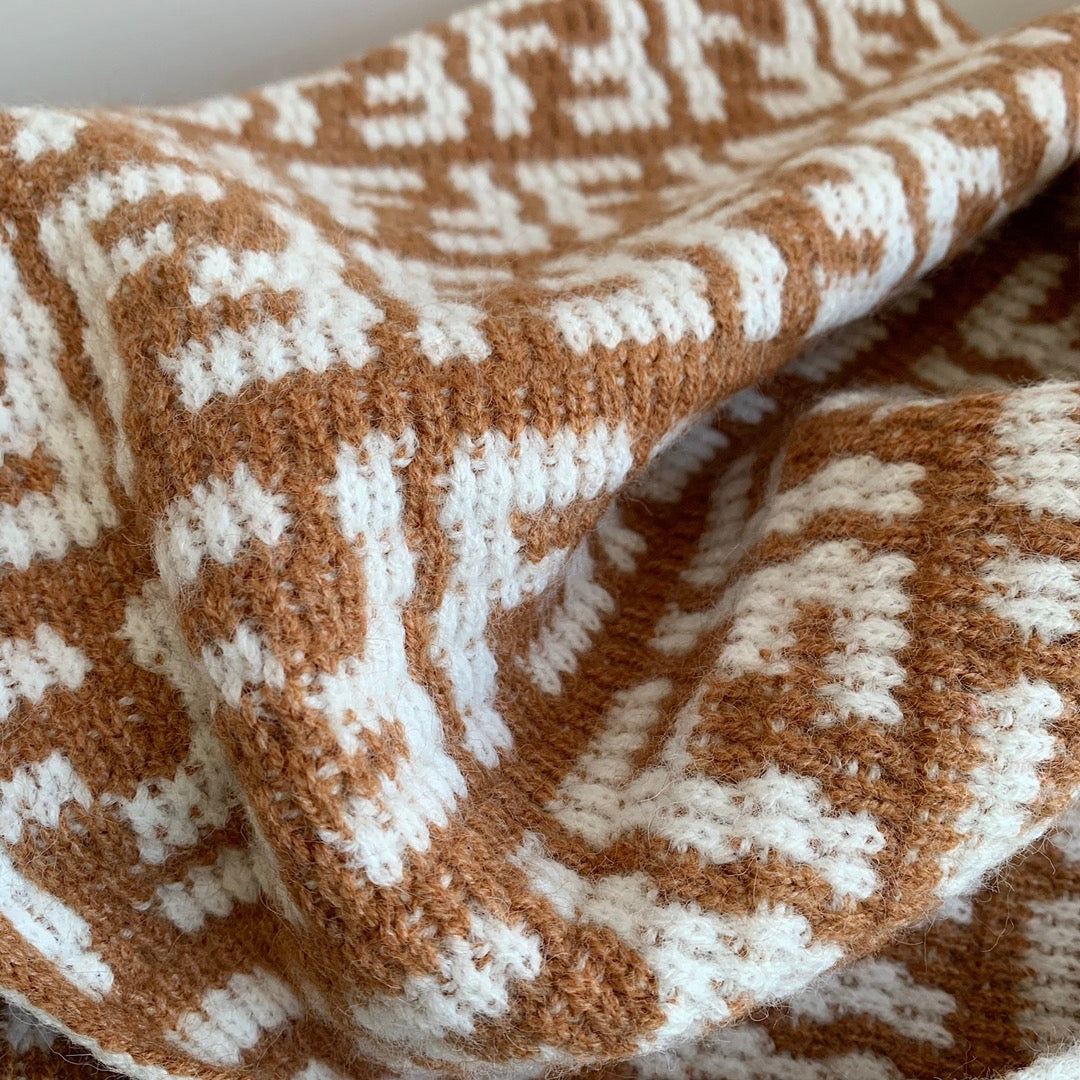 185ZF21WDE Stylish Winter Scarves