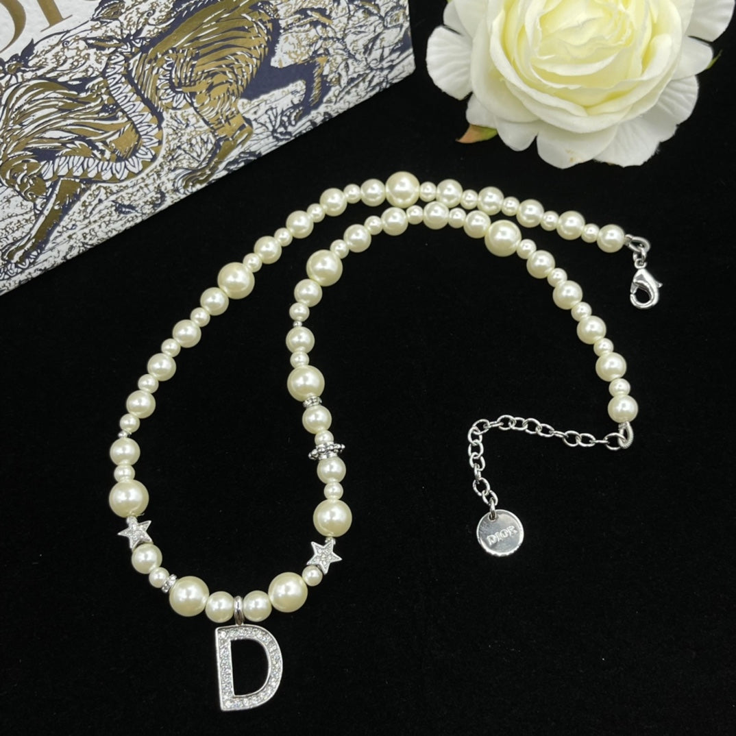 14D984XDE Stylish Necklaces
