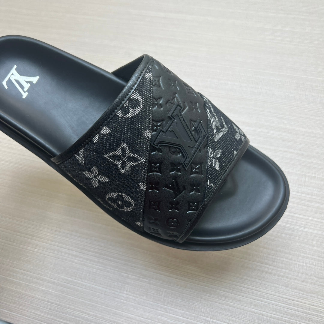 54E2ZDE Stylish slippers