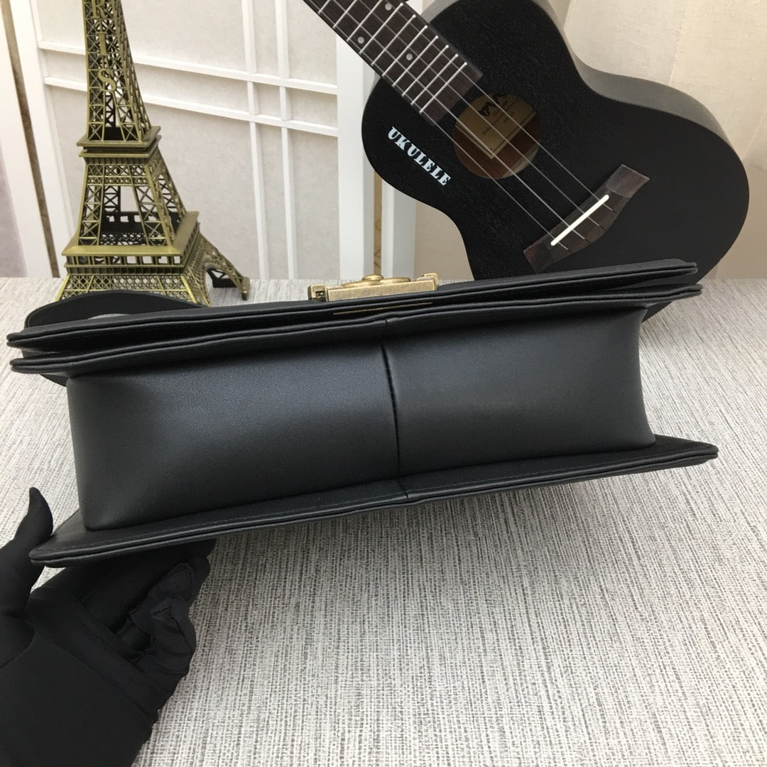 5C60BDE Stylish leather bag