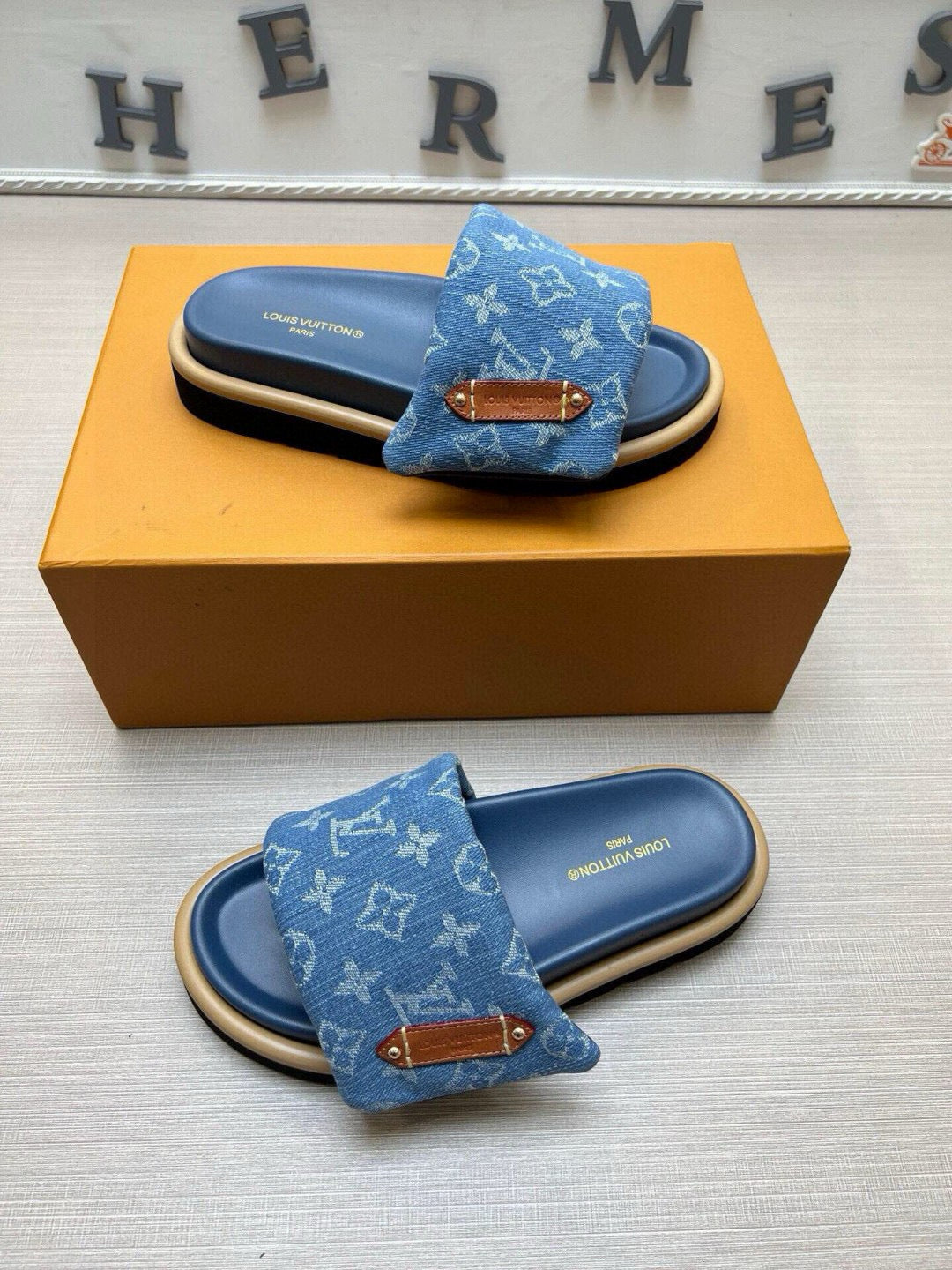 5QE8ZDE Stylish Slippers