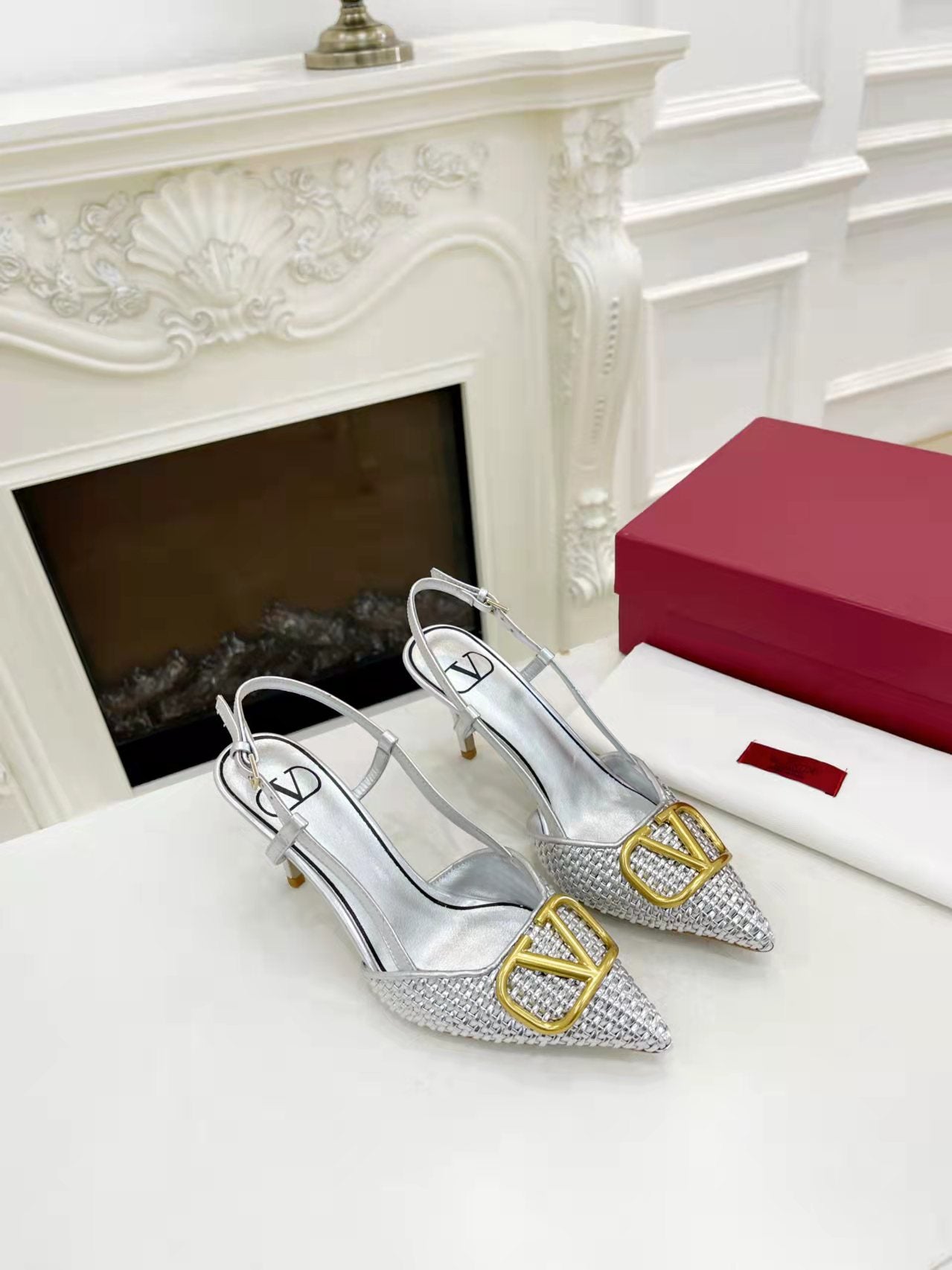 2YVL38ZDE Stylish leather High heels