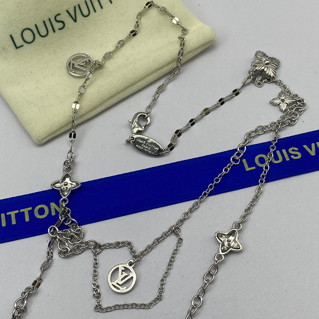 1NE186XDE Stylish Necklaces