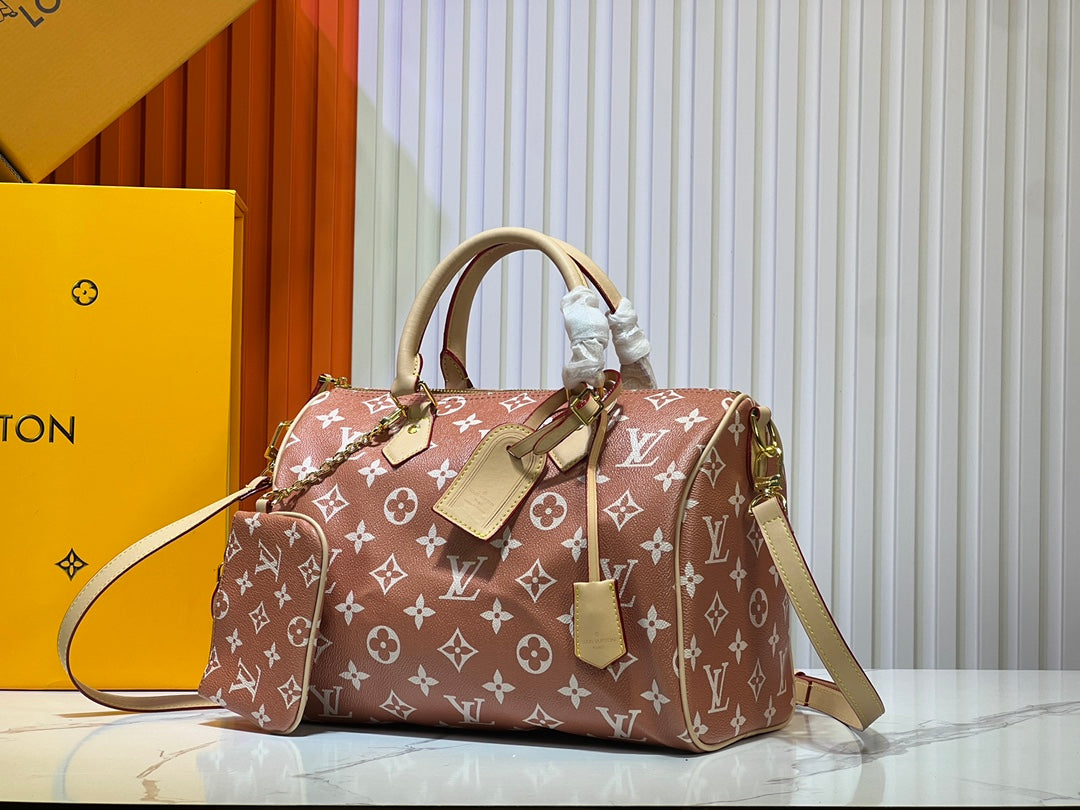 155XE16BDE Stylish leather bag