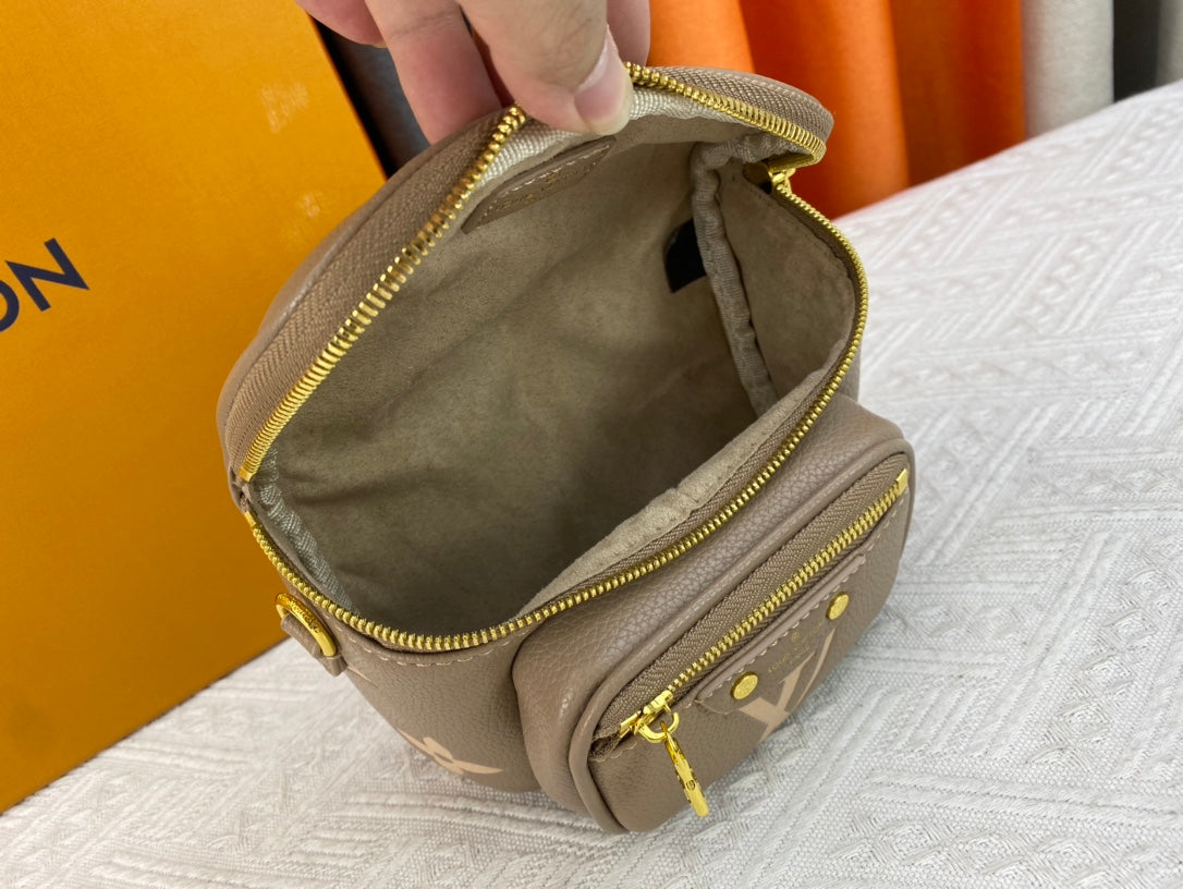 155NE58BDE Stylish leather bag