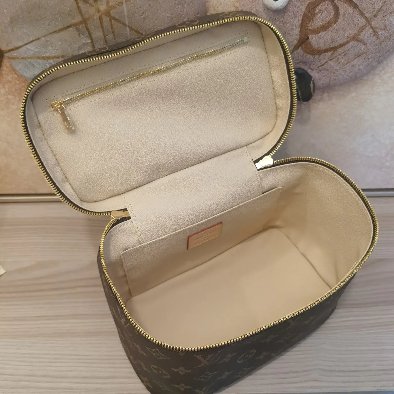 175NE20DE Stylish leather bag