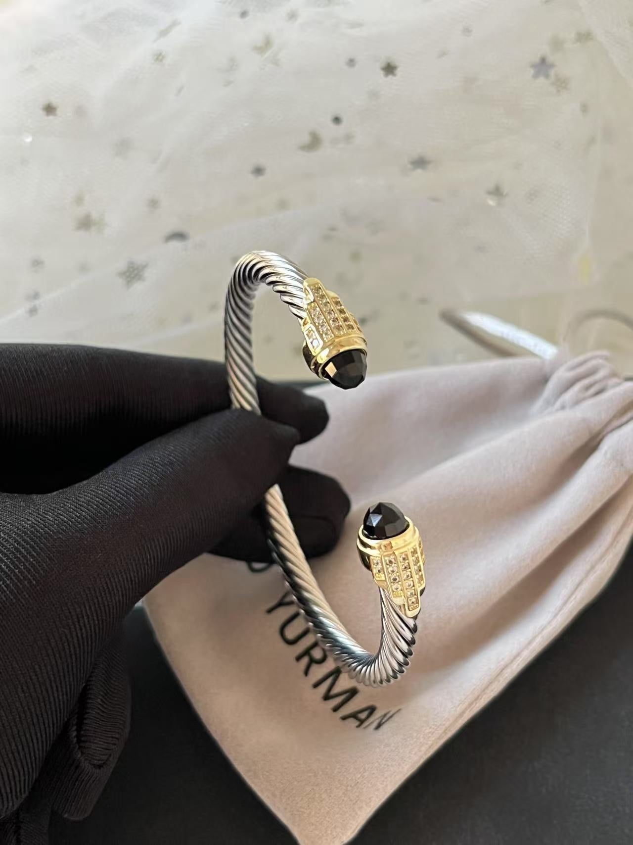 P75NA5KDE Stylish Bracelets