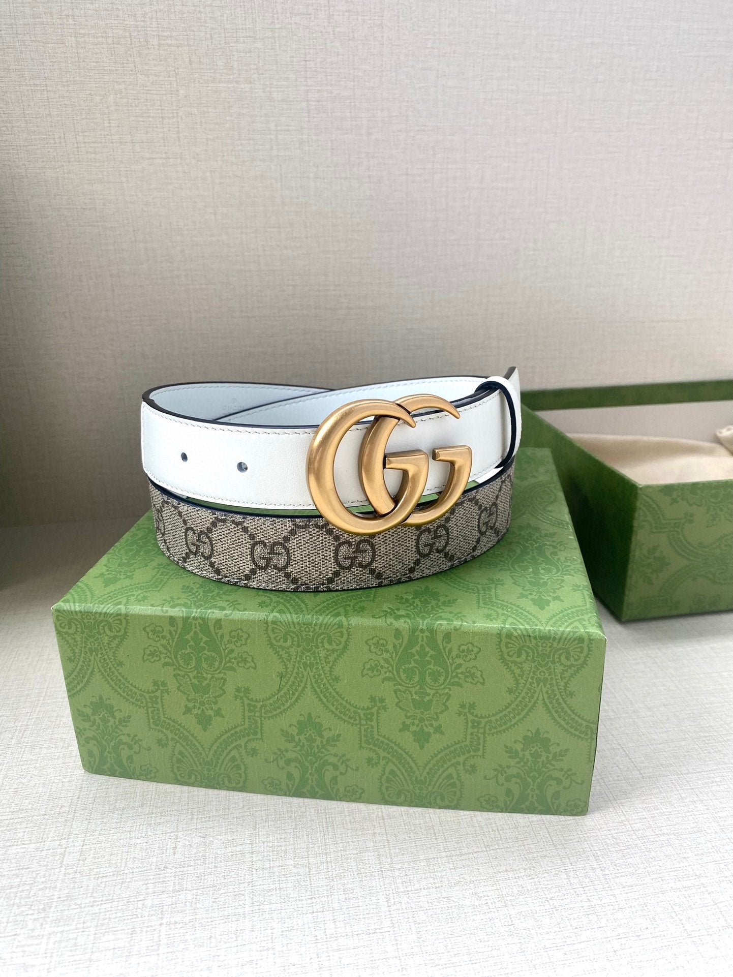 1WB152PDE Stylish High quality belt With full package