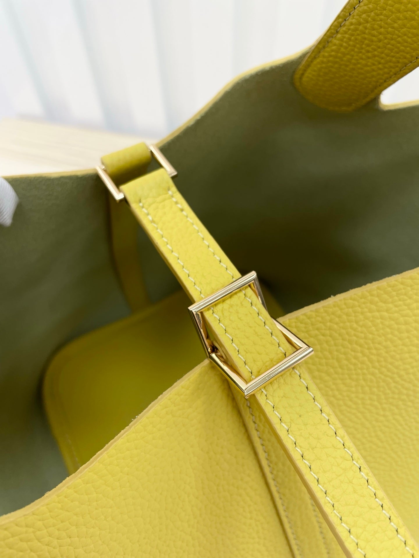 15RH5BDE Stylish leather bag
