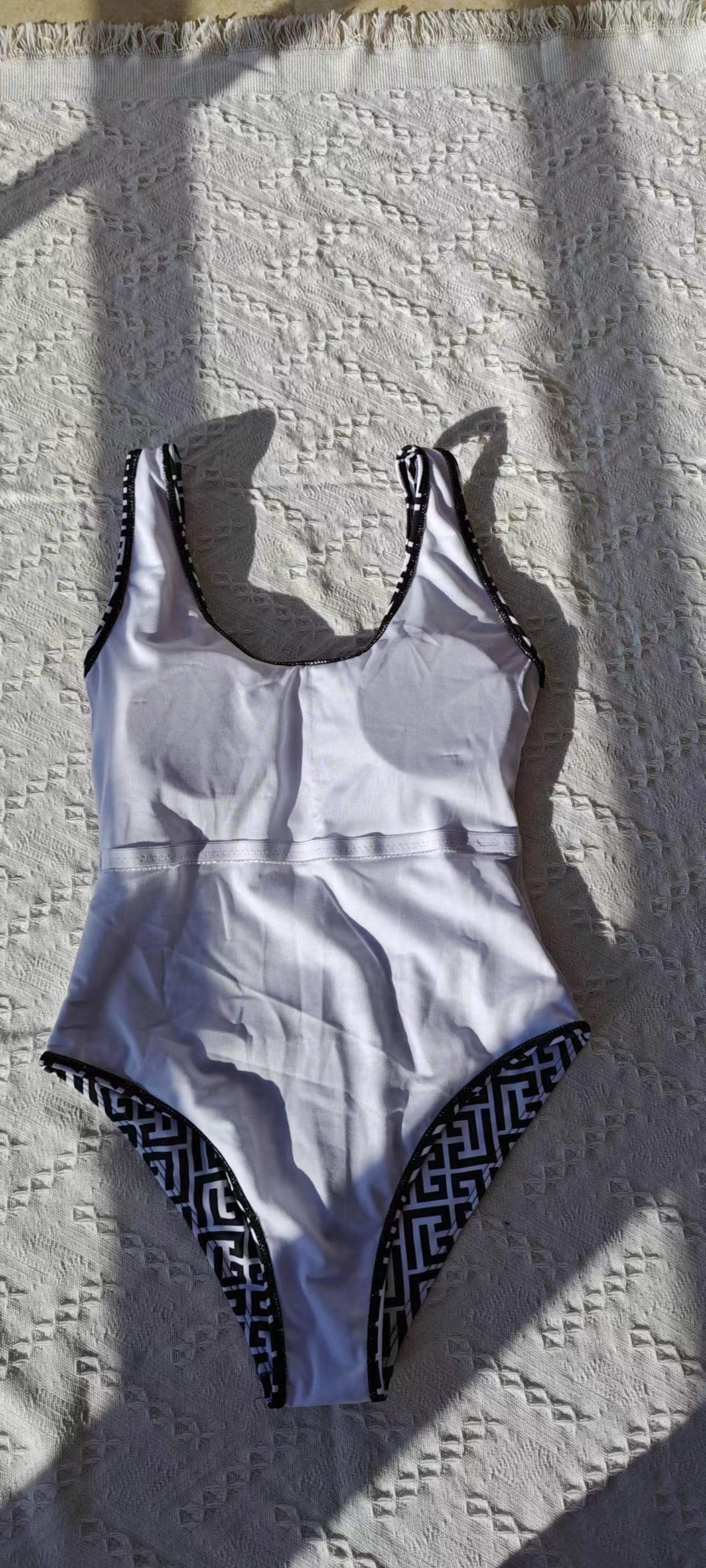 14V120YDE Stylish Bikini swimsuit