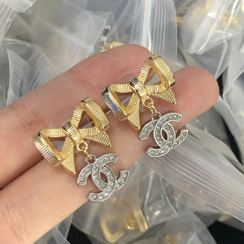 14C881EDE Stylish Earrings