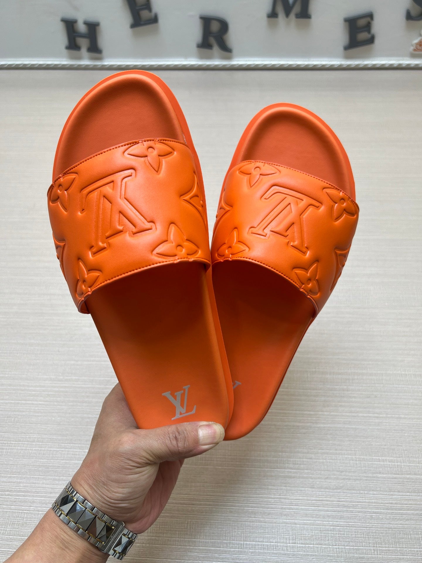 54E3ZDE Stylish slippers
