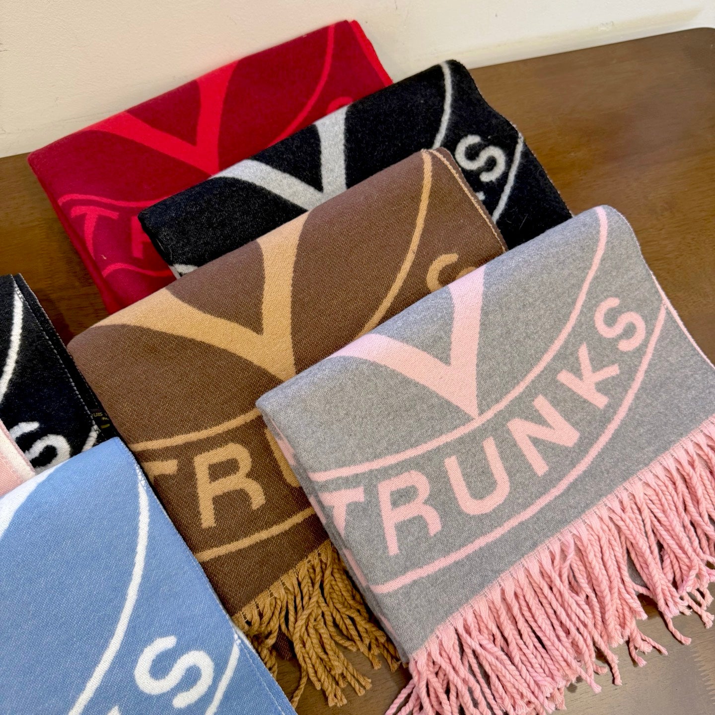 175RE3WDE Stylish Winter Scarves
